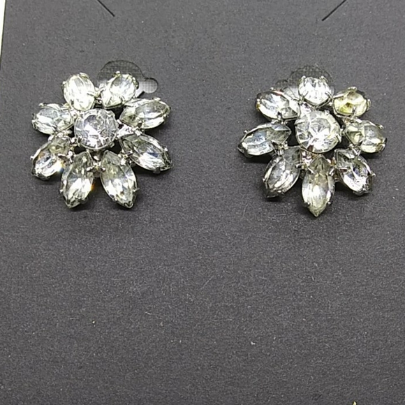 Vintage Jewelry - Vtg Rhinestone Pronged Clip On Earrings